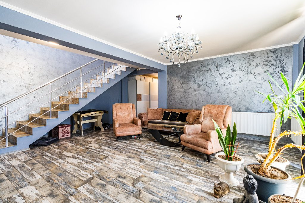 Vila P+1 | Palazu Mare | Teren 1412 mp 