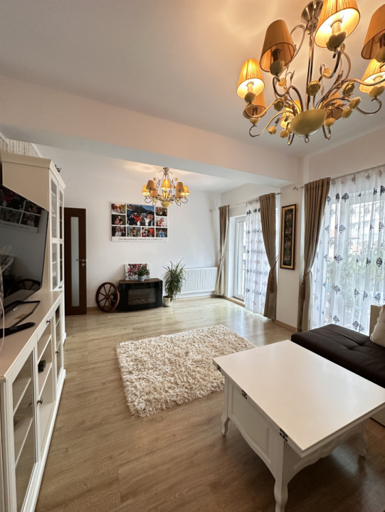 Apartament decomandat 3 camere-curte+loc de parcare subteran -Compozitori