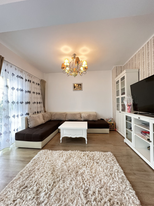 Apartament decomandat 3 camere-curte+loc de parcare subteran -Compozitori