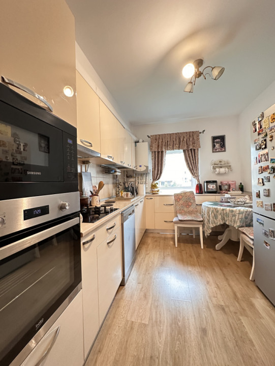 Apartament decomandat 3 camere-curte+loc de parcare subteran -Compozitori