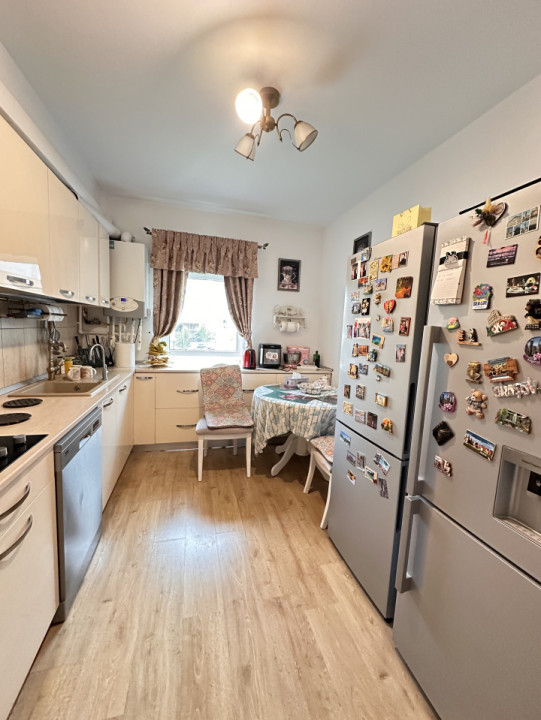 Apartament decomandat 3 camere-curte+loc de parcare subteran -Compozitori