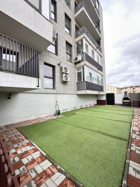 Apartament decomandat 3 camere-curte+loc de parcare subteran -Compozitori