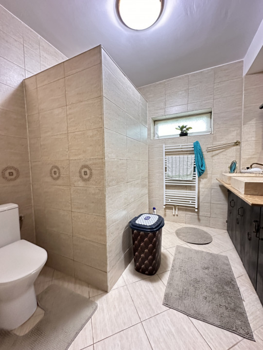 Apartament decomandat 3 camere-curte+loc de parcare subteran -Compozitori