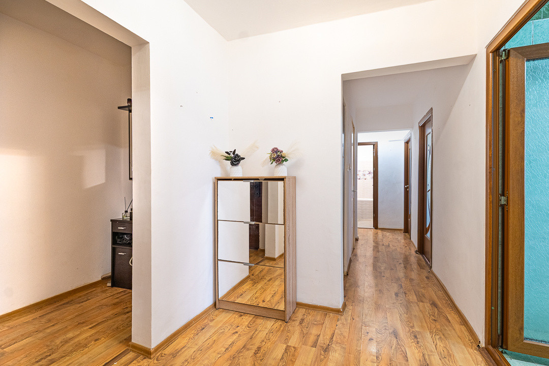 Apartament 3 camere | Decomandat | Loc de pacare | Casa de cultură 