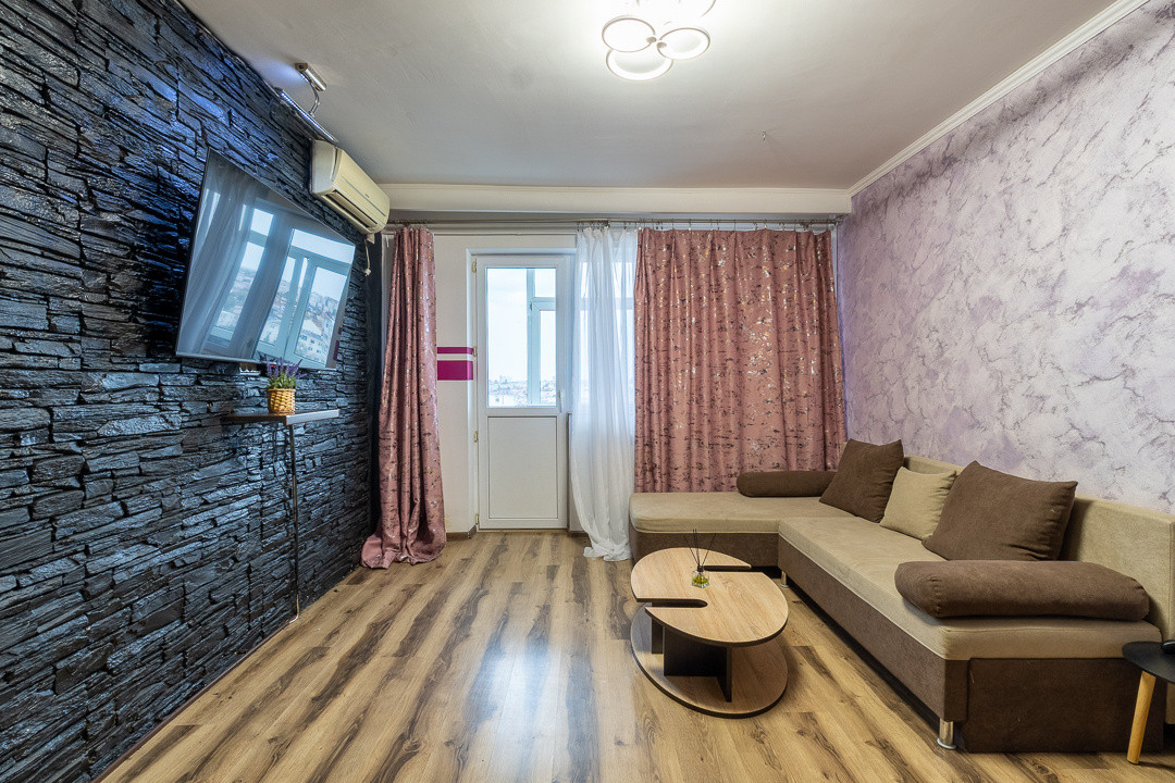 Apartament 3 camere | Decomandat | Loc de pacare | Casa de cultură 