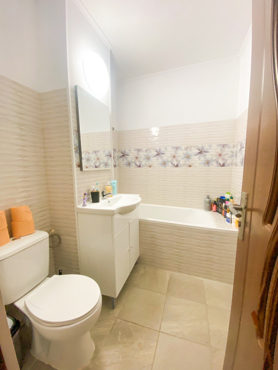 Apartament 3 camere | Decomandat | Loc de pacare | Casa de cultură 
