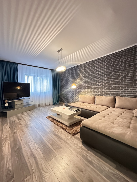 Apartament decomandat 2 camere +loc de parcare -Casa de Cultura 