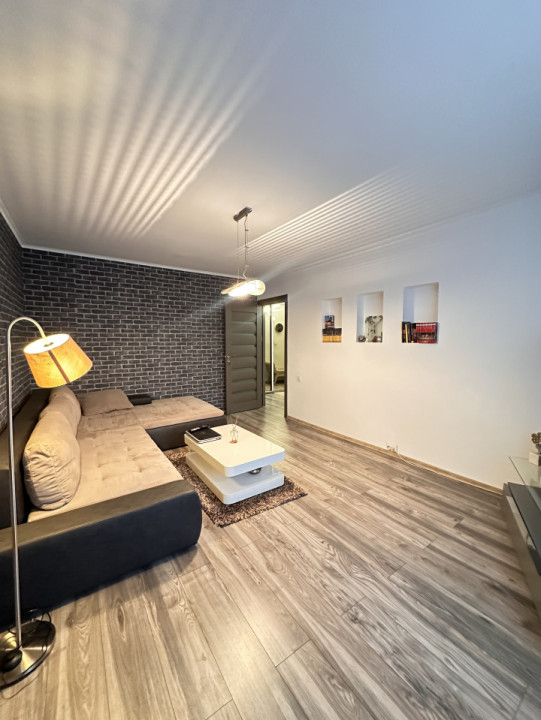 Apartament decomandat 2 camere +loc de parcare -Casa de Cultura 