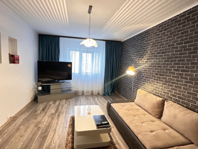 Apartament decomandat 2 camere +loc de parcare -Casa de Cultura 
