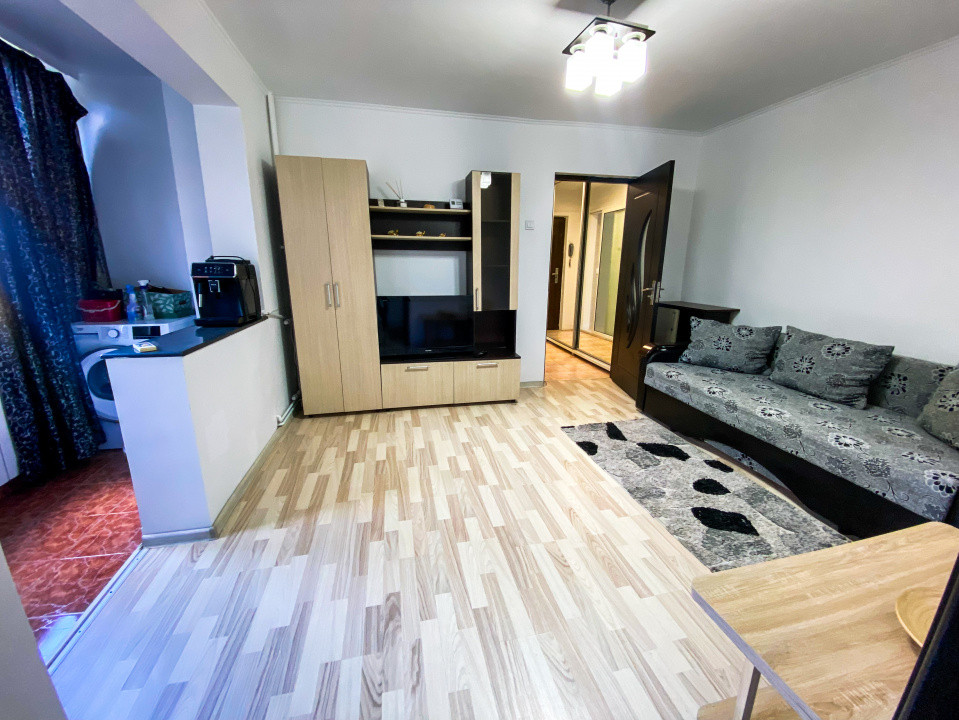 Apartament 2 camere Semidecomandat | zona Campus | Parcare privata