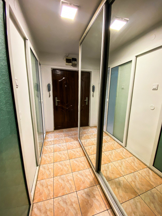 Apartament 2 camere Semidecomandat | zona Campus | Parcare privata