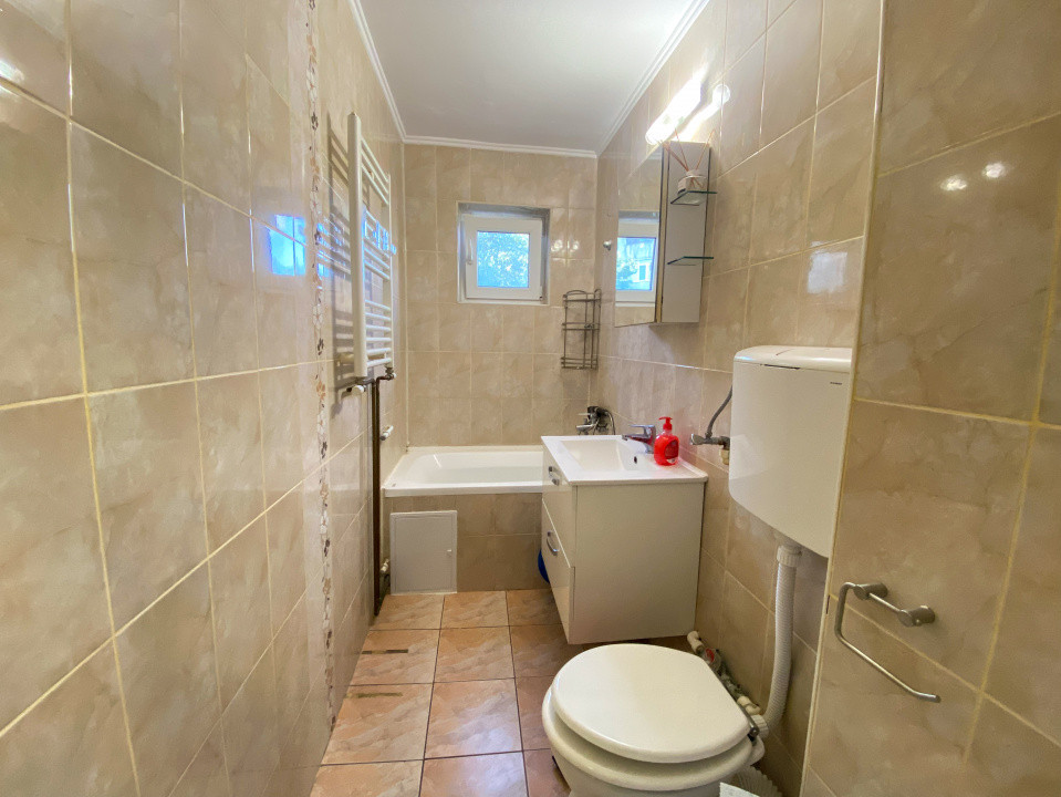 Apartament 2 camere Semidecomandat | zona Campus | Parcare privata