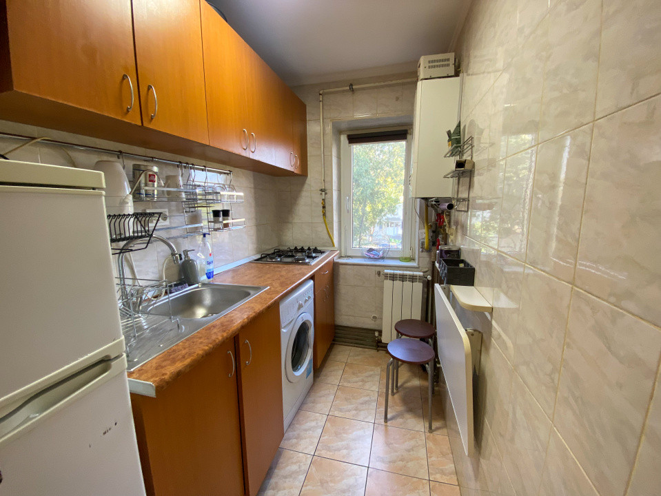 Apartament 2 camere Semidecomandat | zona Campus | Parcare privata