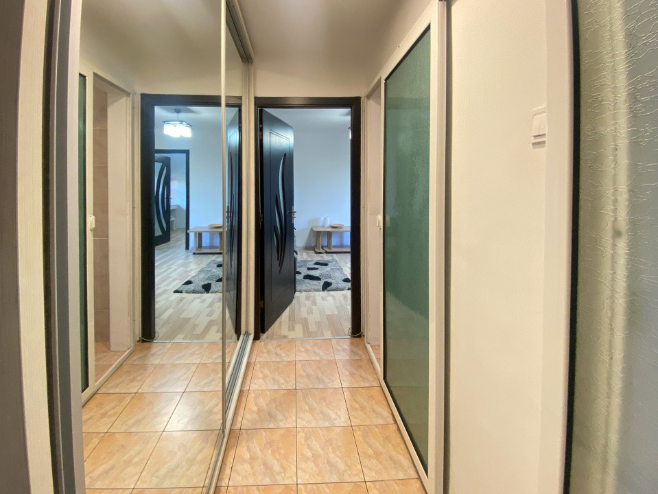 Apartament 2 camere Semidecomandat | zona Campus | Parcare privata