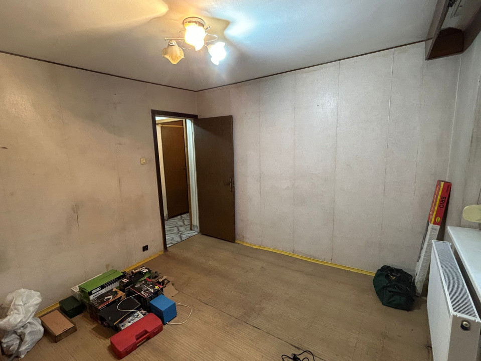 Apartament DECOMANDAT 2 camere-INEL II+loc de parcare 
