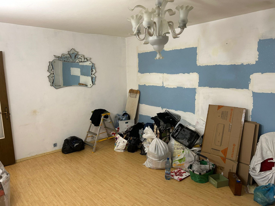 Apartament DECOMANDAT 2 camere-INEL II+loc de parcare 