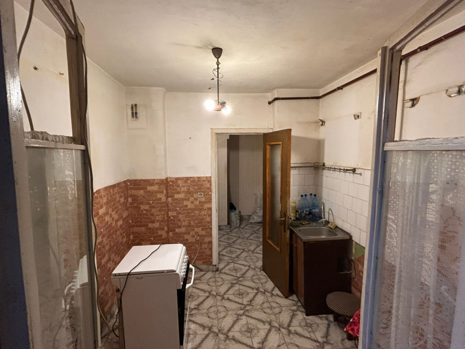 Apartament DECOMANDAT 2 camere-INEL II+loc de parcare 