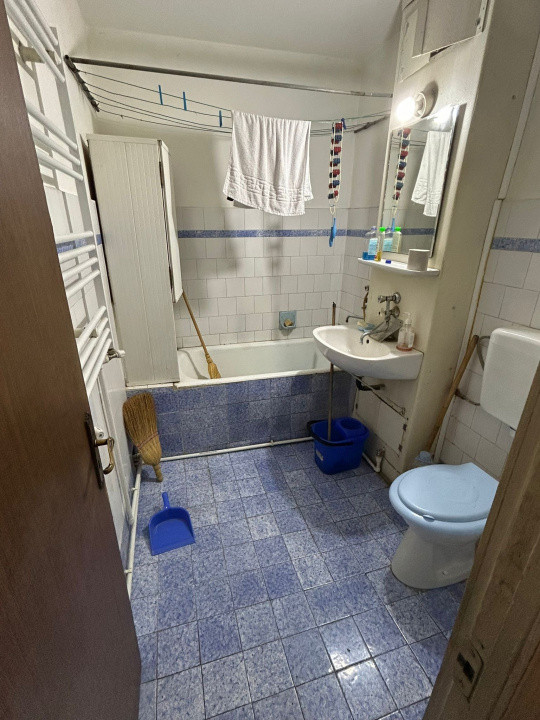 Apartament DECOMANDAT 2 camere-INEL II+loc de parcare 