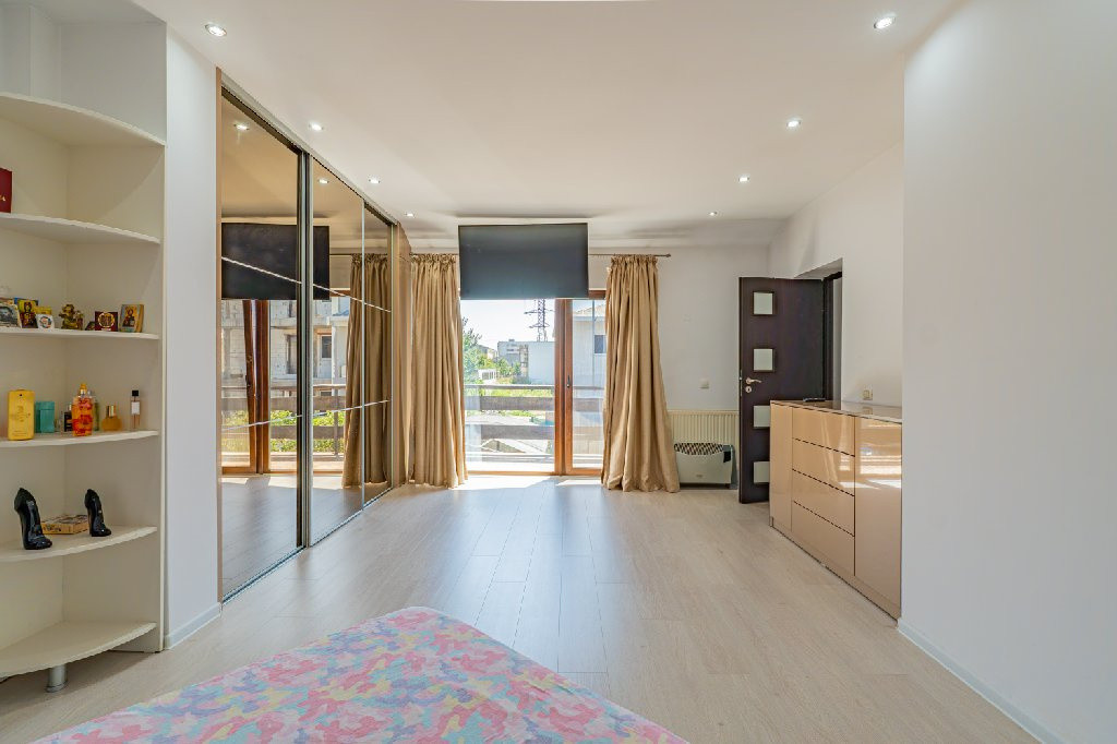 Casa P+M | Teren generos| Kamsas