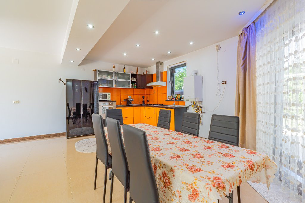 Casa P+M | Teren generos| Kamsas