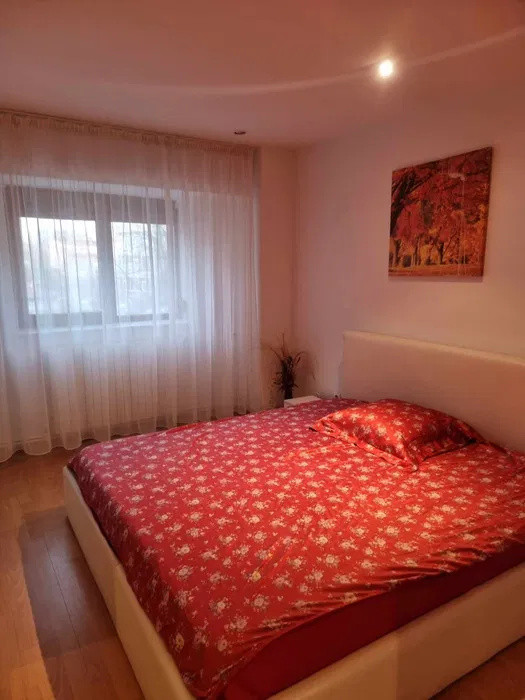 Apartament 3 camere / 90 mp / zona Dacia / centrală proprie / aer condiționat 