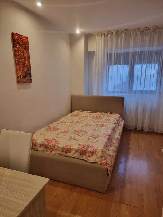 Apartament 3 camere / 90 mp / zona Dacia / centrală proprie / aer condiționat 