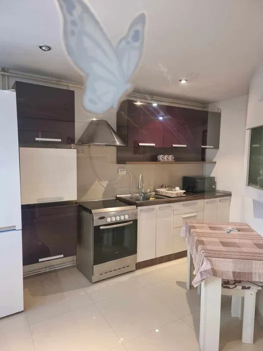 Apartament 3 camere / 90 mp / zona Dacia / centrală proprie / aer condiționat 