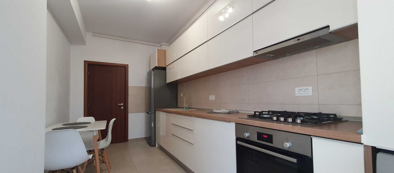 Apartament 2 camere /  68 mp / zona Tomis / centrală proprie / lift / AC 