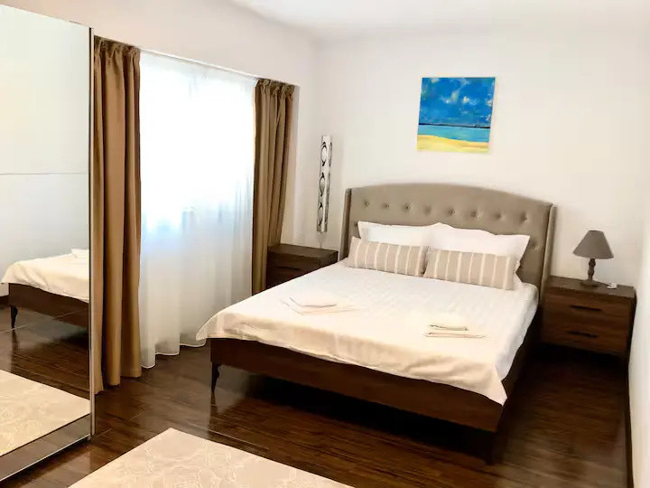 Apartament 3 camere /  90 mp / zona Faleză Nord / Centrală proprie / AC 