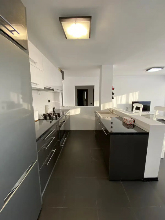 Apartament 3 camere /  90 mp / zona Faleză Nord / Centrală proprie / AC 