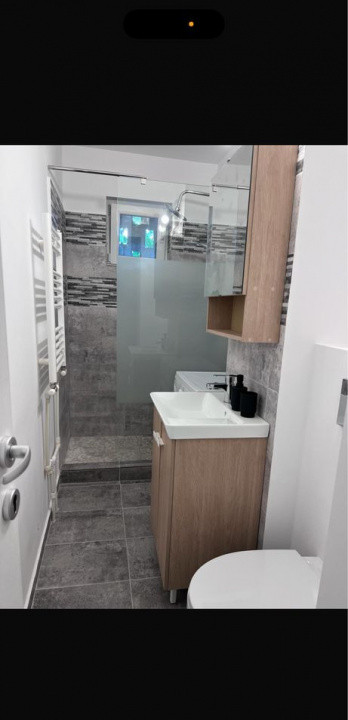 Apartament 3 camera /  60 mp / zona km 5 / AC / centrală proprie / loc parcare