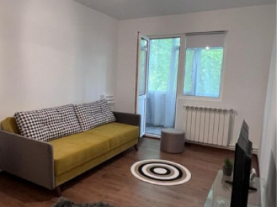 Apartament 3 camera /  60 mp / zona km 5 / AC / centrală proprie / loc parcare