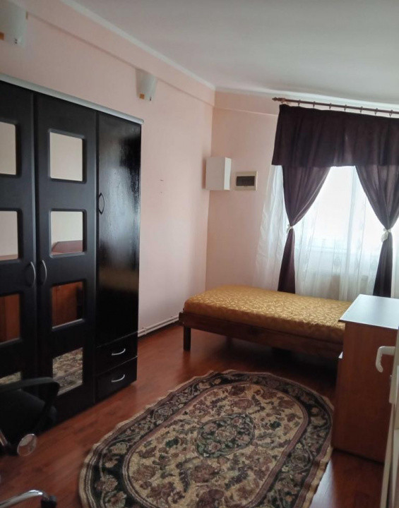 Apartament 3 camere /  80 mp / zona Vile Noi / terasă / centrală proprie / AC
