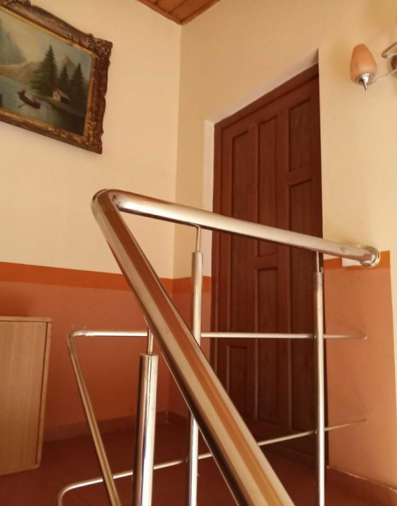 Apartament 3 camere /  80 mp / zona Vile Noi / terasă / centrală proprie / AC