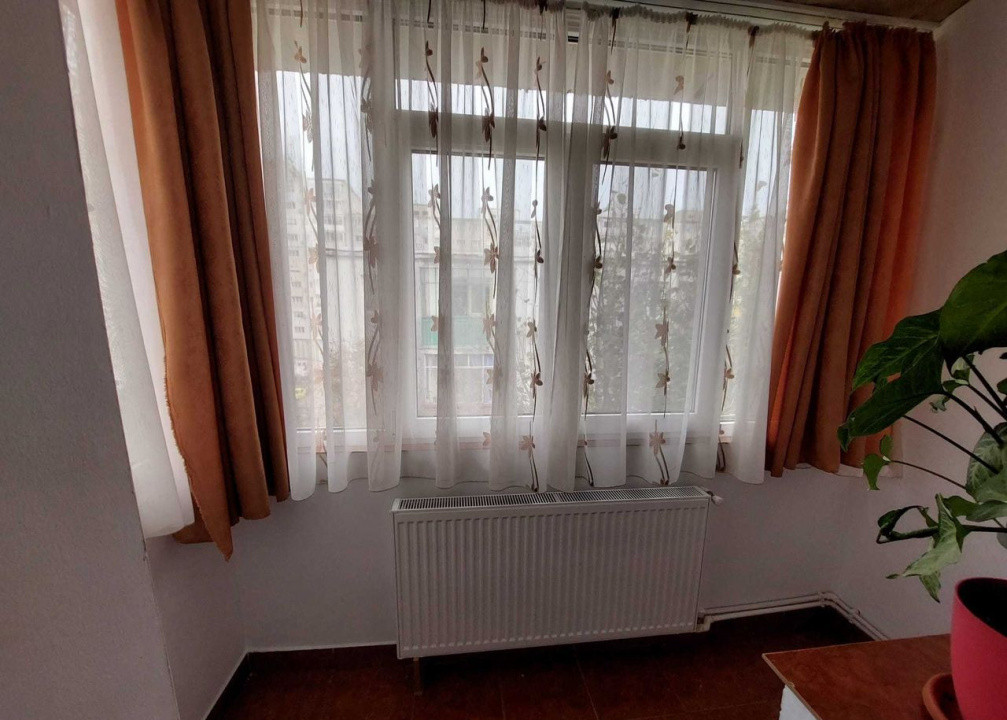 Apartament 3 camere /  52 mp / Casa de cultura / centrala / AC / pet friendly