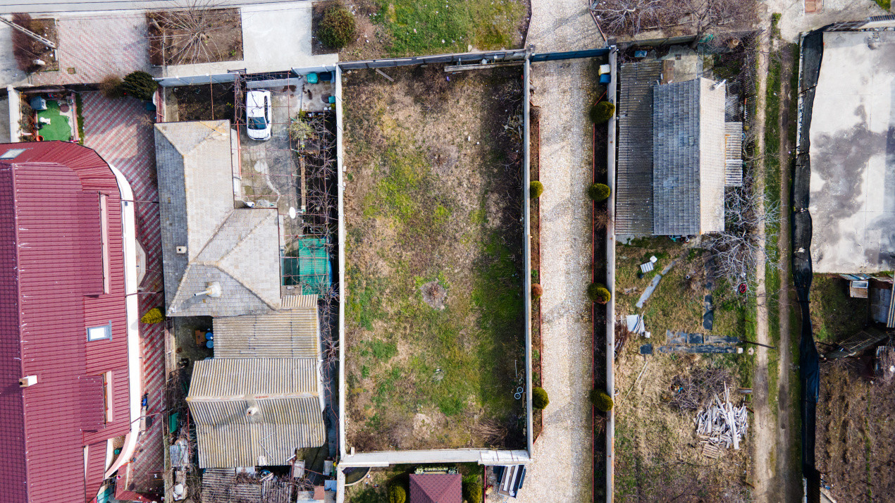 Teren intravilan Lumina, 371 mp, central, situat langa scoala si primarie