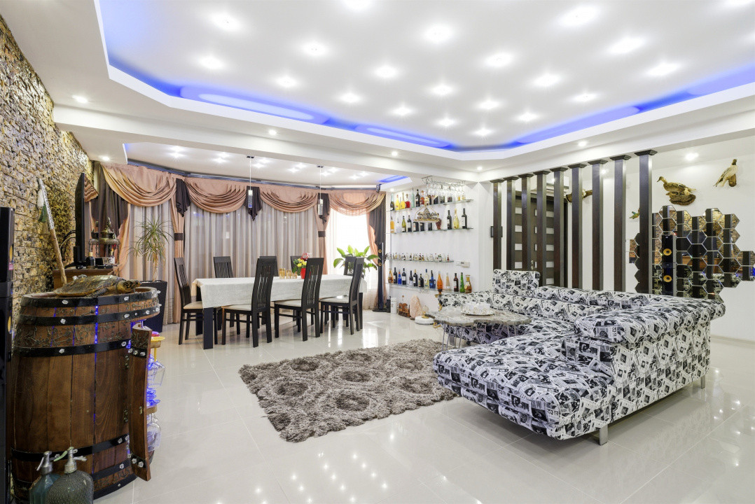 Casă spațioasă P+1 | 4 dormitoare | garaj dublu | teren 742 mp | Lumina