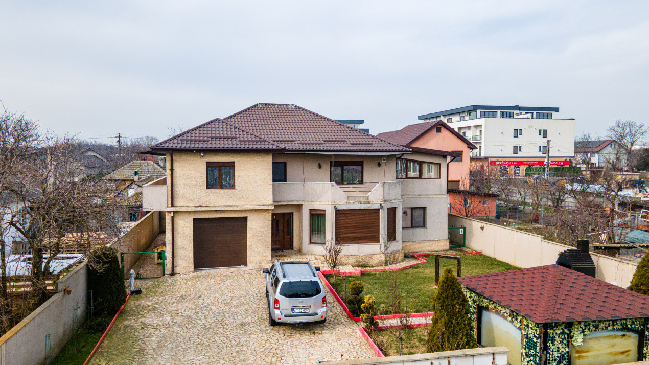 Casă spațioasă P+1 | 4 dormitoare | garaj dublu | teren 742 mp | Lumina