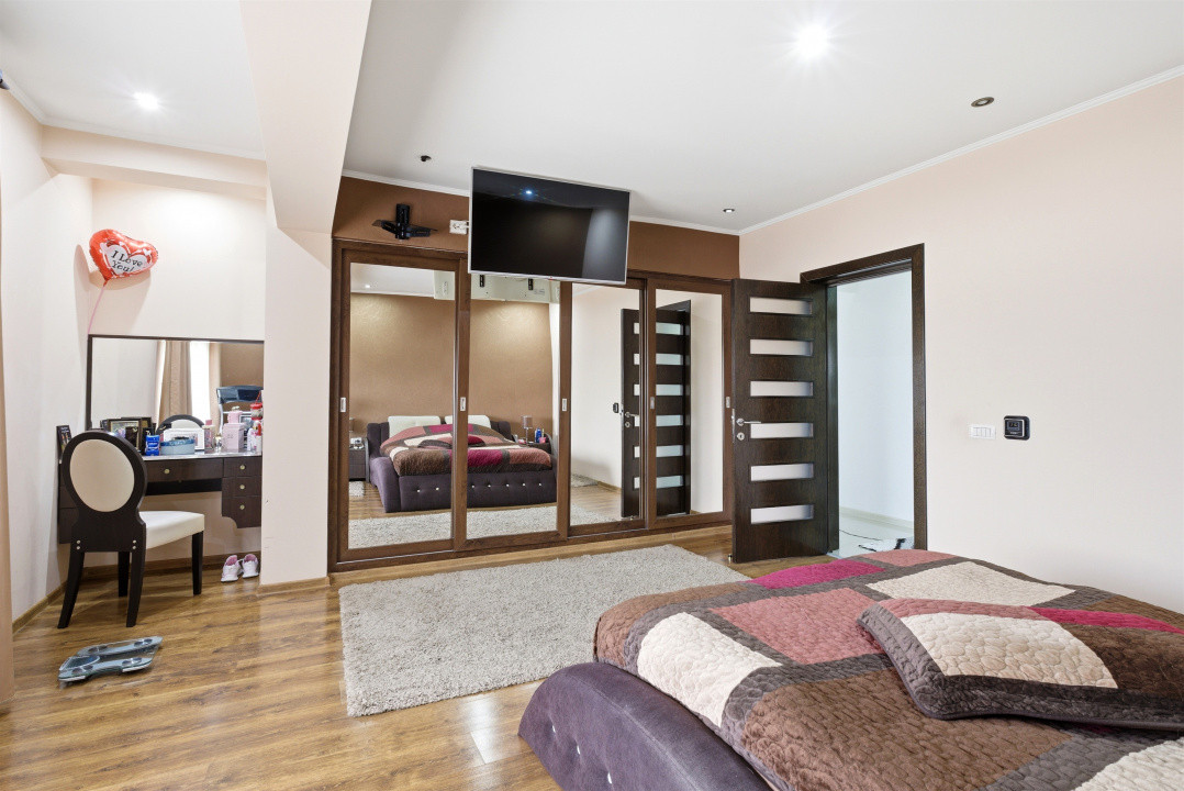 Casă spațioasă P+1 | 4 dormitoare | garaj dublu | teren 742 mp | Lumina