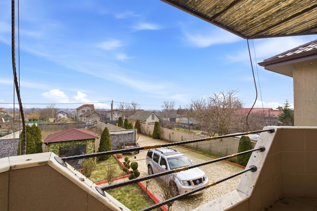 Casă spațioasă P+1 | 4 dormitoare | garaj dublu | teren 742 mp | Lumina