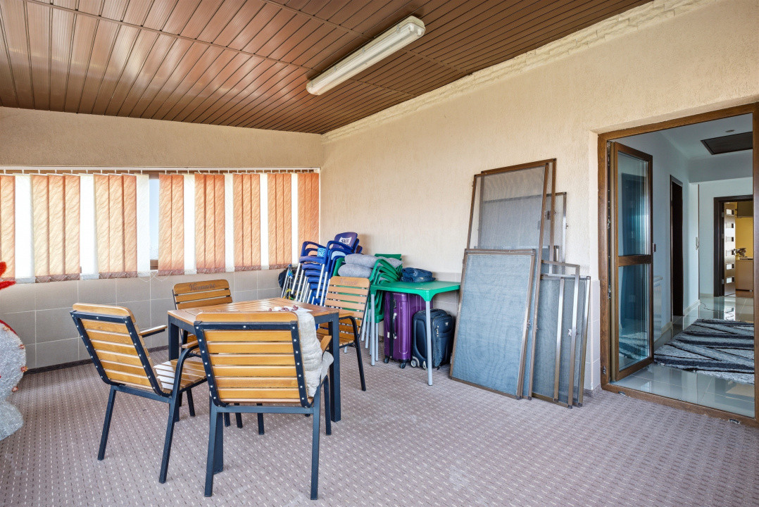 Casă spațioasă P+1 | 4 dormitoare | garaj dublu | teren 742 mp | Lumina