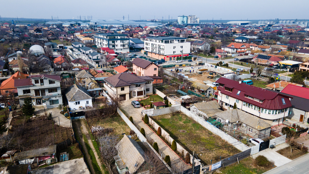 Casă spațioasă P+1 | 4 dormitoare | garaj dublu | teren 742 mp | Lumina