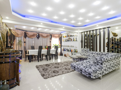 Casă spațioasă P+1 | 4 dormitoare | garaj dublu | teren 742 mp | Lumina