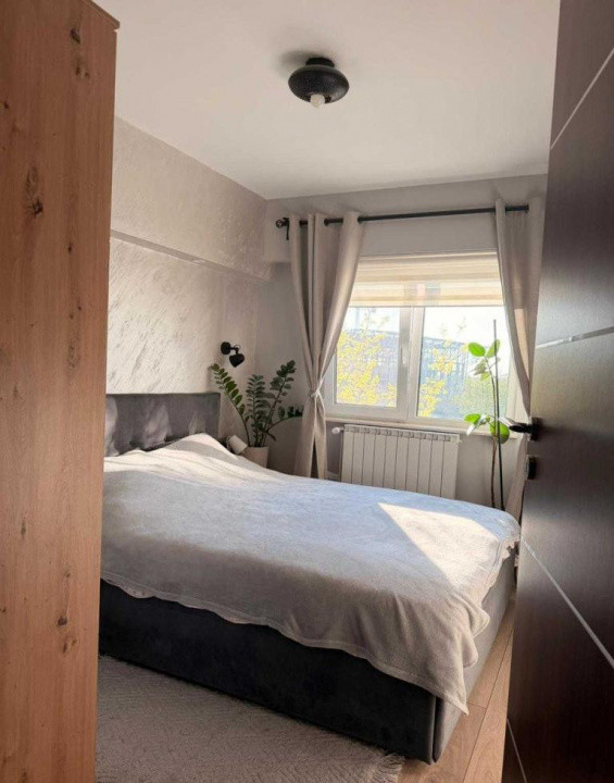 Apartament cu 3 camere, decomandat, renovat – zona Badea Cartan