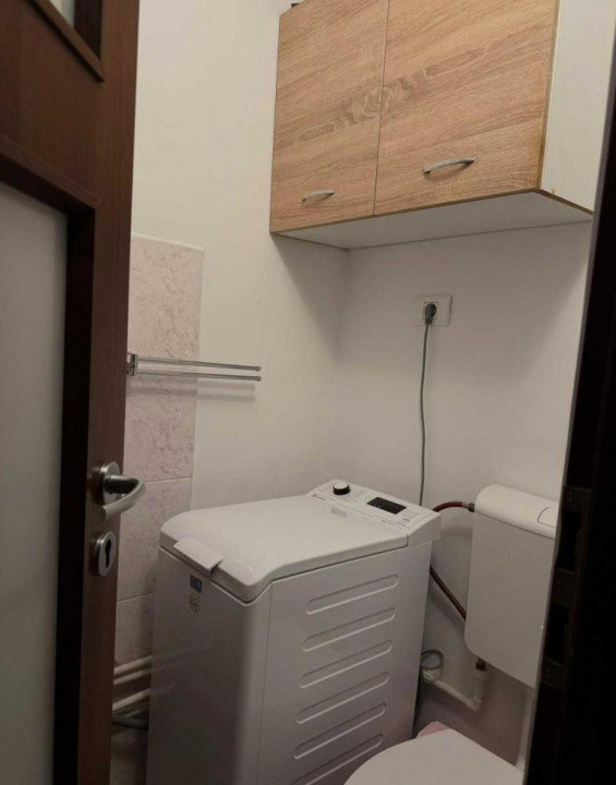 Apartament cu 3 camere, decomandat, renovat – zona Badea Cartan