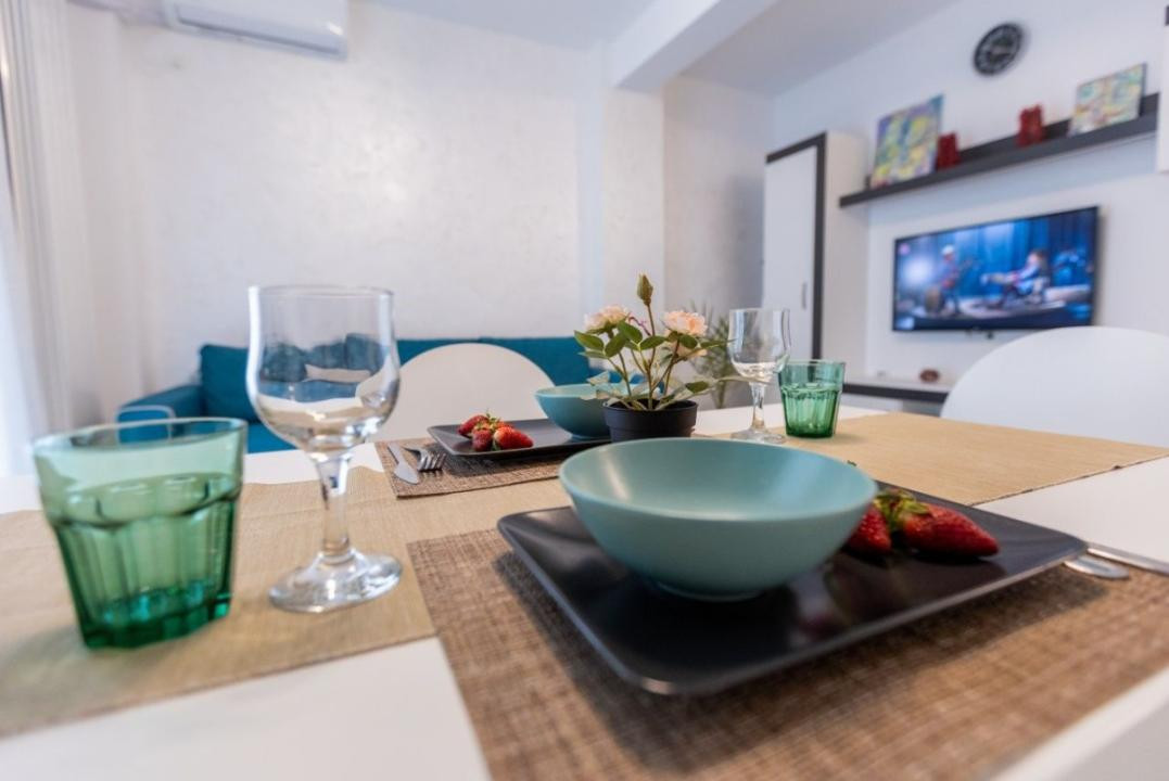 Apartament 2 camere | Vedere spre mare | zona Alezzi