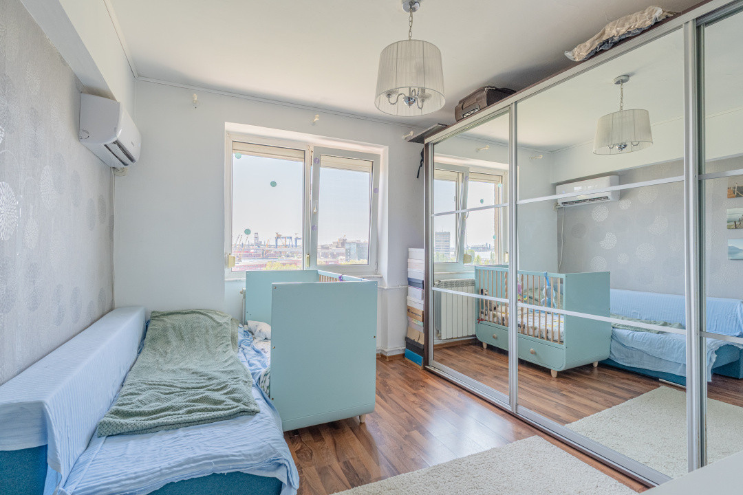 Apartament 3 camere | Piata Ovidiu | Vedere spre mare si port 