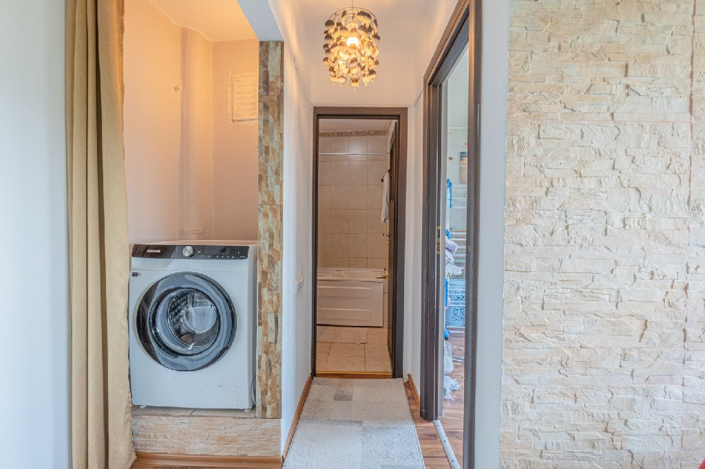 Apartament 3 camere | Piata Ovidiu | Vedere spre mare si port 