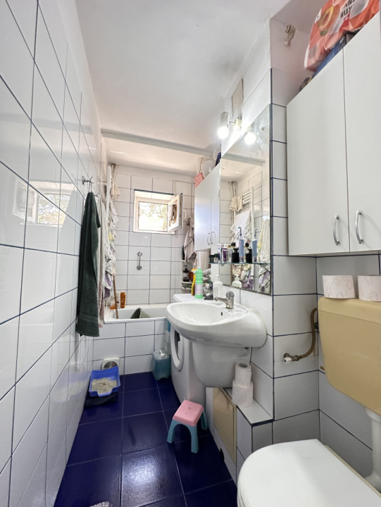 Apartament 3 camere- INEL II + boxa 5,61mp