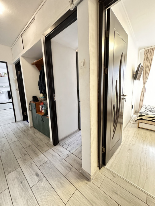 Apartament 3 camere- INEL II + boxa 5,61mp
